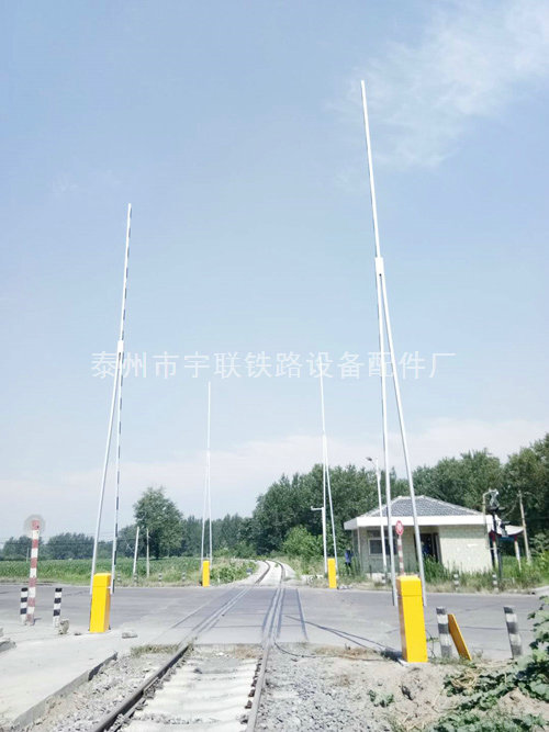 河南永城高庄镇，神火集团，道口宽19米，对开，杆长10米