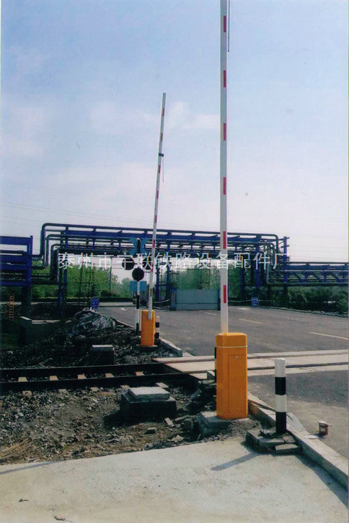 南京化工园1000米外自动报警，栏杆长7.5米